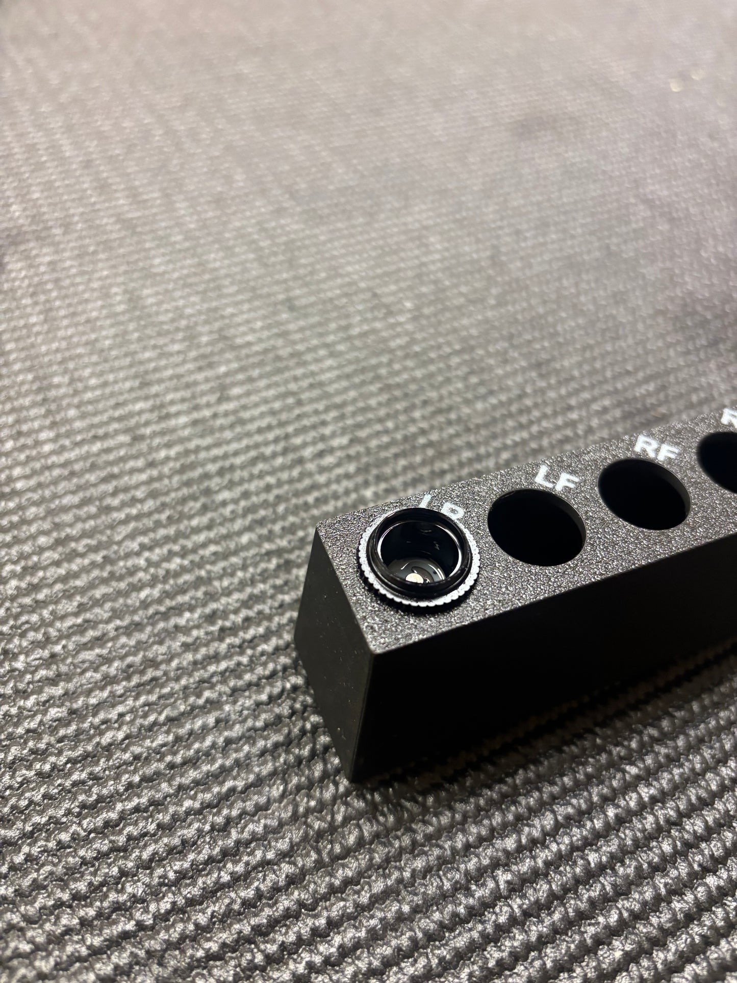 Shock Re-Build Holder